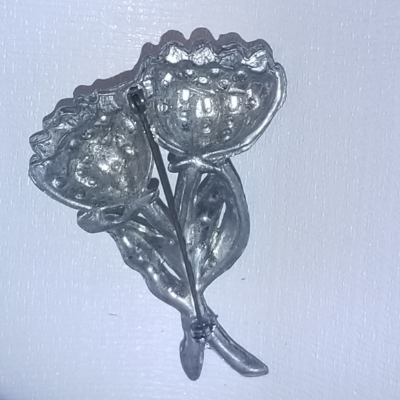 Vintage silvertone flower brooch - Picture 6 of 10